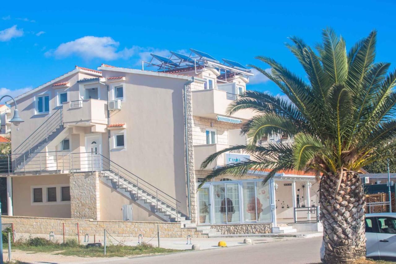 Apartments In Rogoznica 40364 Exterior foto